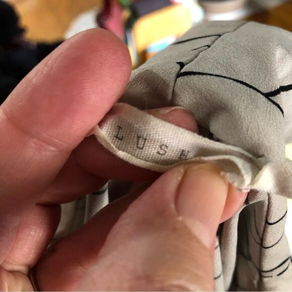 LUSH Gray Printed Wrap Crop Top - S - Picture 11 of 12